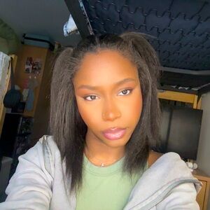 Meet your Posher, Auriel